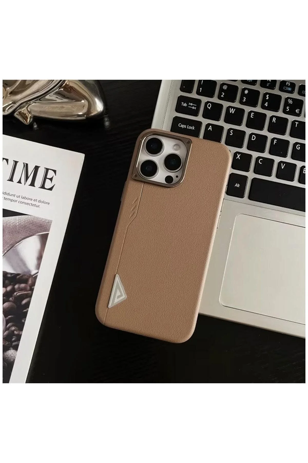 کاور و قاب سازگار APPLE IPHONE 13 PRO MAX چرمی ARVENTO ELITE شارژ بی سیم DESERT TITANIUM اورجینال Zebana