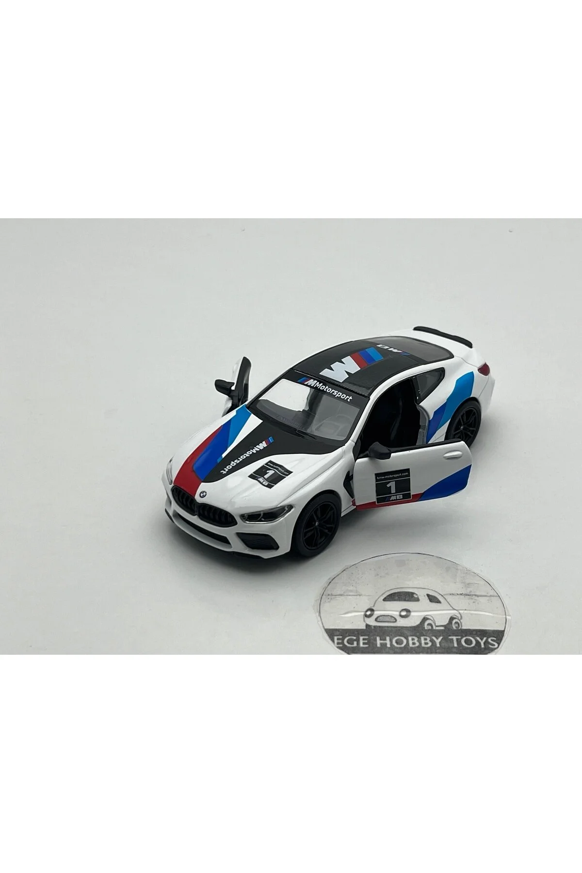 ماشین اسباب بازی کوپه مسابقه BMW M8 اورجینال Kinsmart