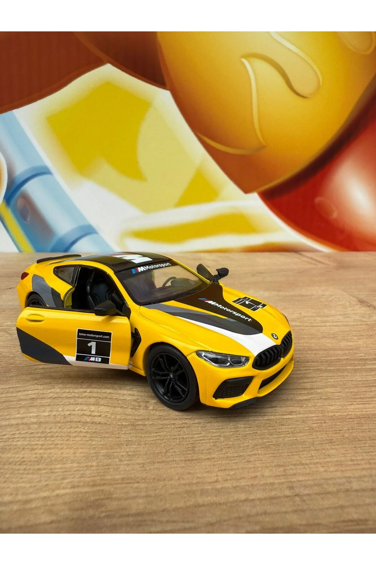 مدل خودرو BMW M8 COUPE DIECAST DOORS OPEN CZECH LEFT MODEL CAR 12CM scntoys