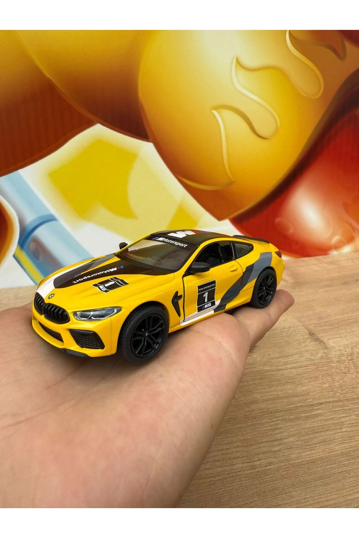 مدل خودرو BMW M8 COUPE DIECAST DOORS OPEN CZECH LEFT MODEL CAR 12CM scntoys