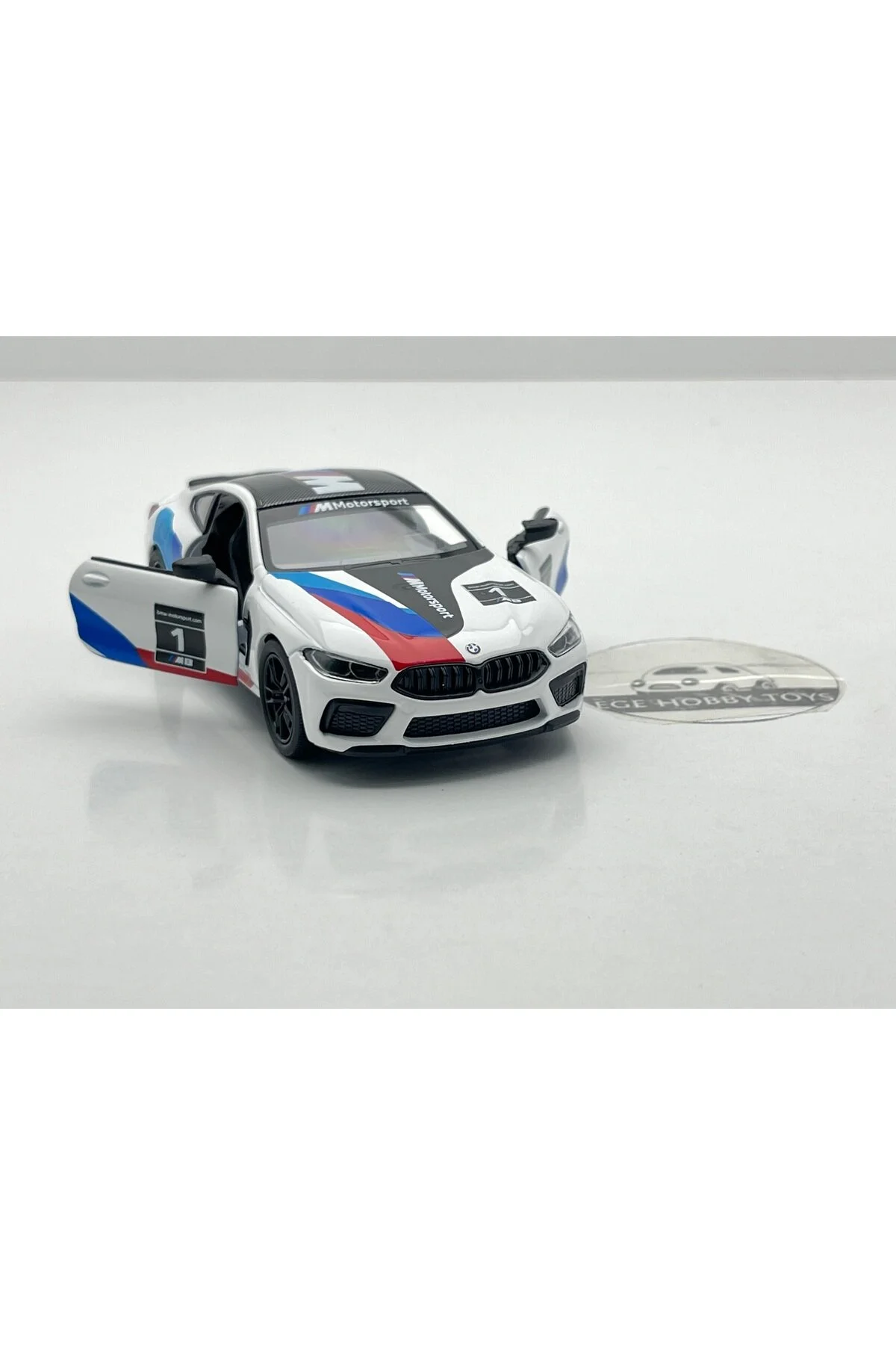 ماشین اسباب بازی کوپه مسابقه BMW M8 اورجینال Kinsmart