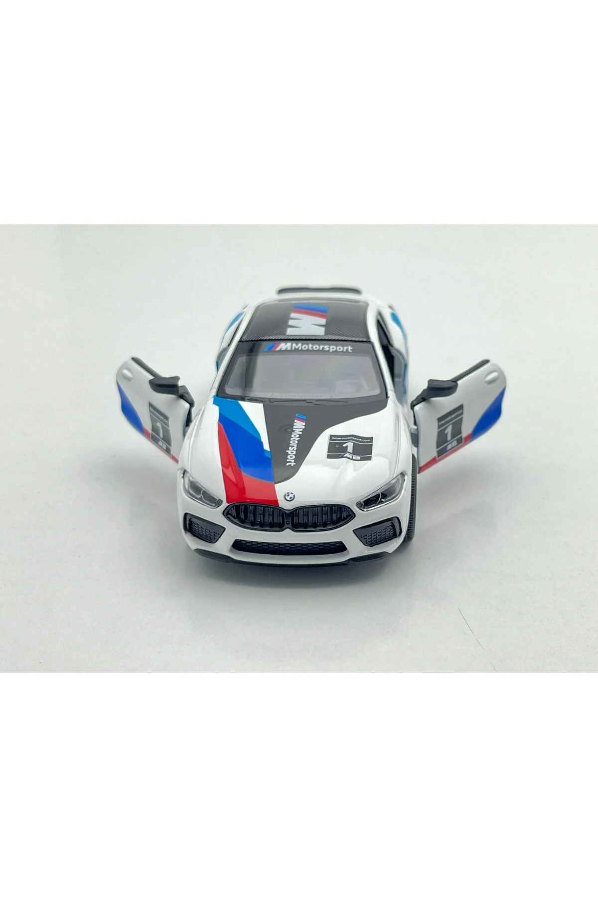ماشین اسباب بازی کوپه مسابقه BMW M8 اورجینال Kinsmart