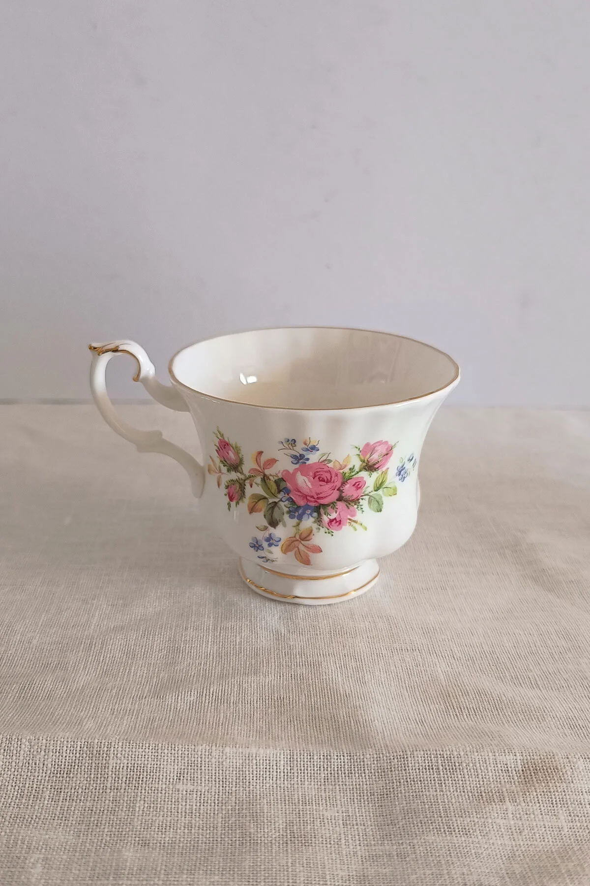 فنجان قهوه یک خزه رز پرنعمت دو پسر 1 قطعه 120 میلی لیتر Royal Albert