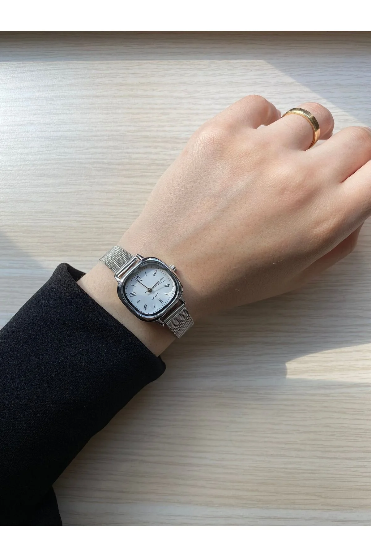ساعت مچی زنانه مشبک نقره ای مدل BB0054 QUARTZ