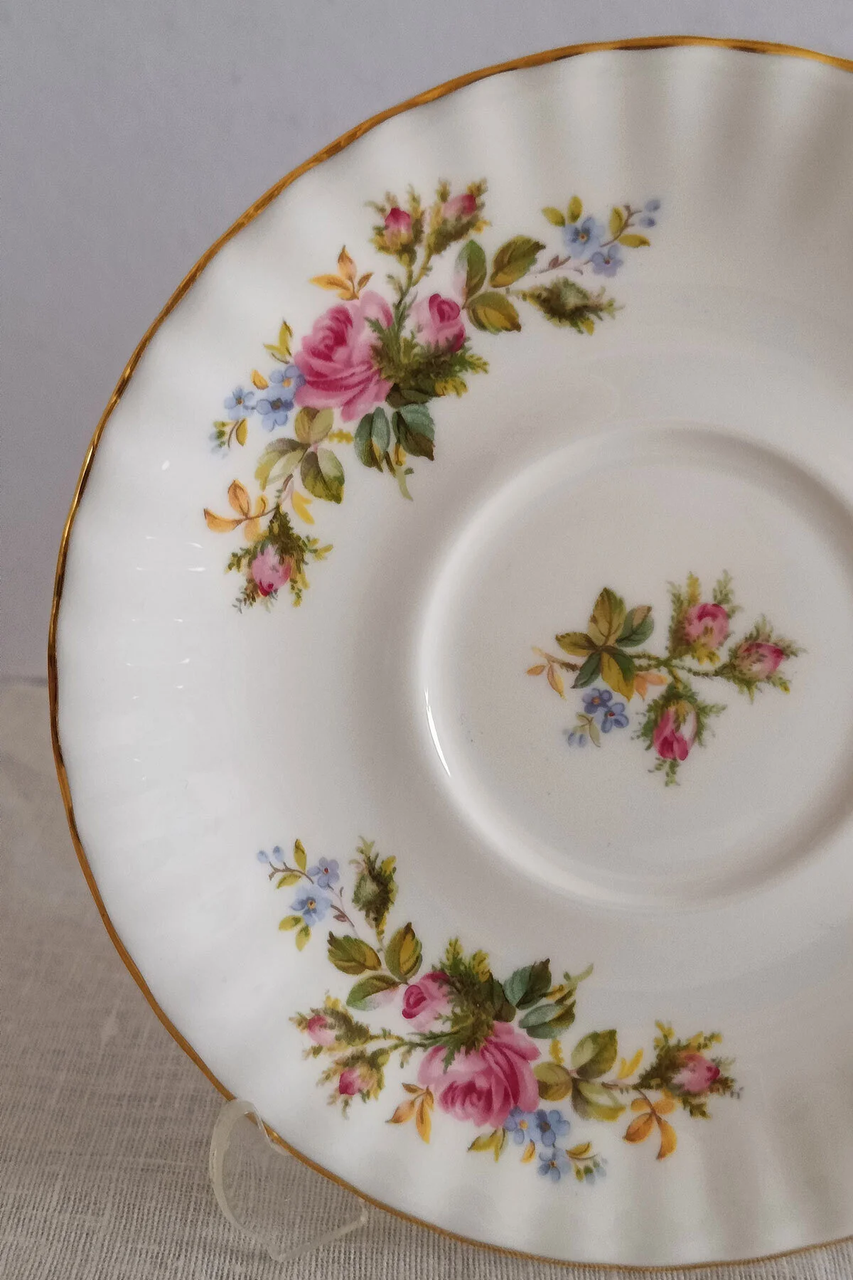 بشقاب سریال MOSS ROSE SERIES ANTIQUE PORCELAIN صفحه کاسه سوپ 15.5 سانتی متر Royal Albert