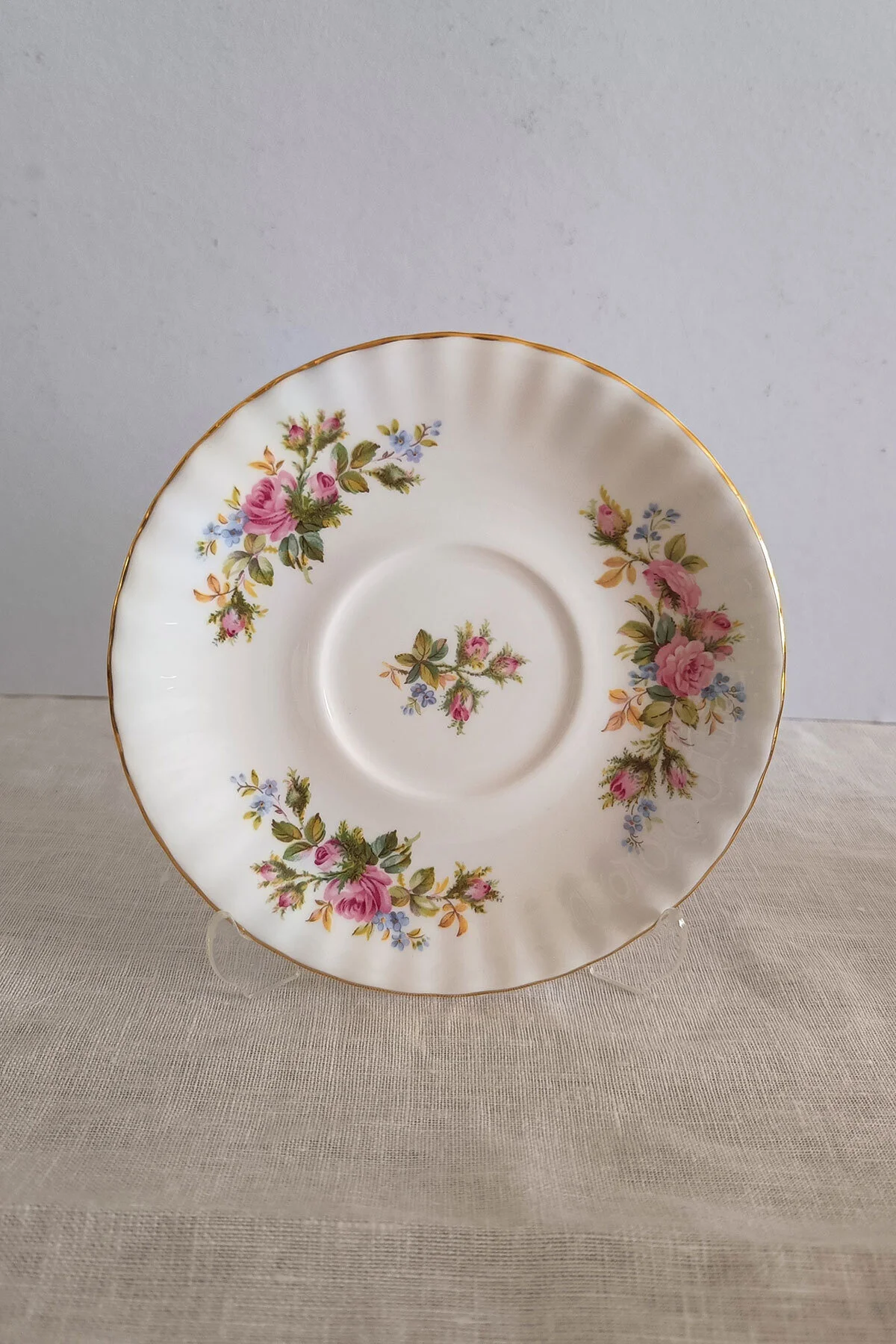 بشقاب سریال MOSS ROSE SERIES ANTIQUE PORCELAIN صفحه کاسه سوپ 15.5 سانتی متر Royal Albert