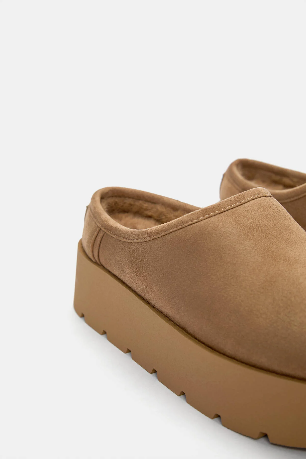کفش های کژوال زنانه سکوی خط خز سابو پول اند بیر Pull & Bear