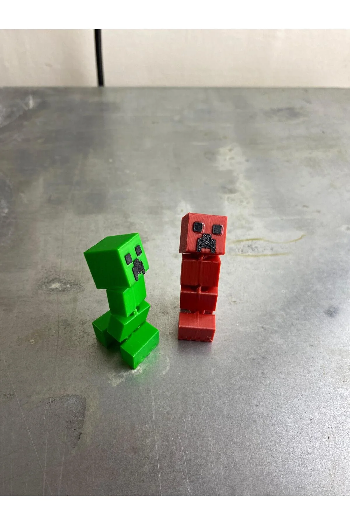اسباب بازی های فیگور دیگر 2 CREEPER سوغاتی Nova