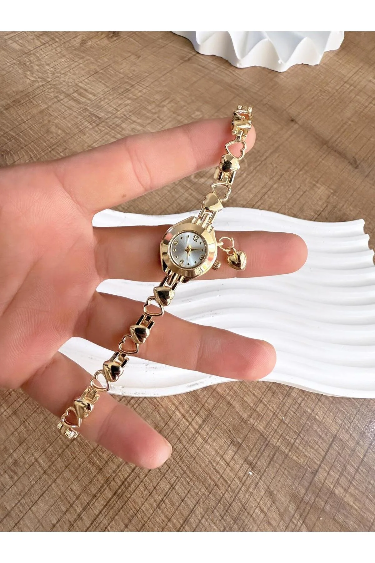 ساعت مچی زنانه مینیمال قلب LOOQ