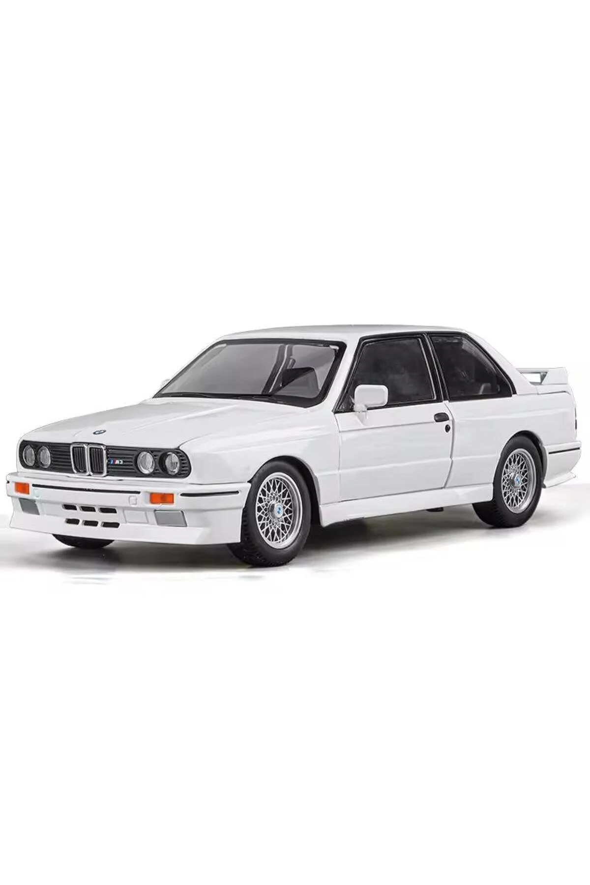 مدل خودرو BMW 3 SERIES M3 سفید E30 1988 درهای بازکننده مقیاس 1:24 DIECAST CAR اورجینال scntoys