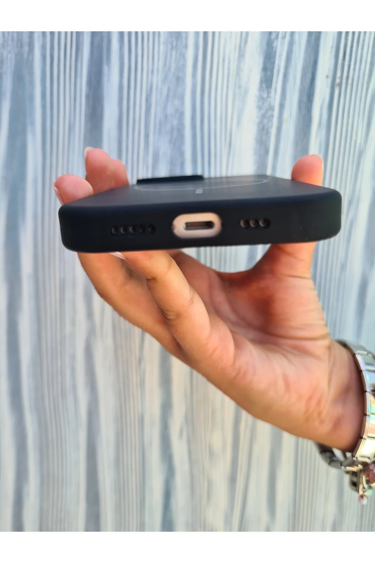 کاور و قاب SOFT PERFECT MAGNETIC FLEXIBLE LAUNCH CASE SILICONE سازگار با IPHONE 13 14 MAGSAFE More Gsm