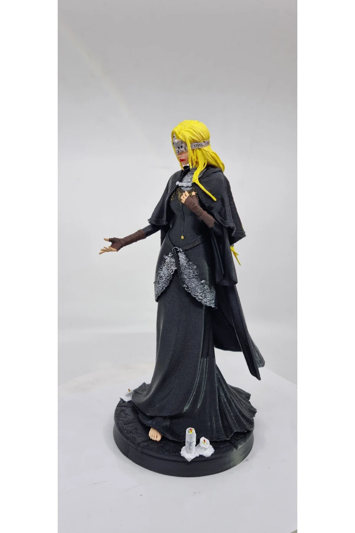 فیگور FIRE KEEPER DARK SAUL 3 شکل 24 سانتی متر Elden Ring