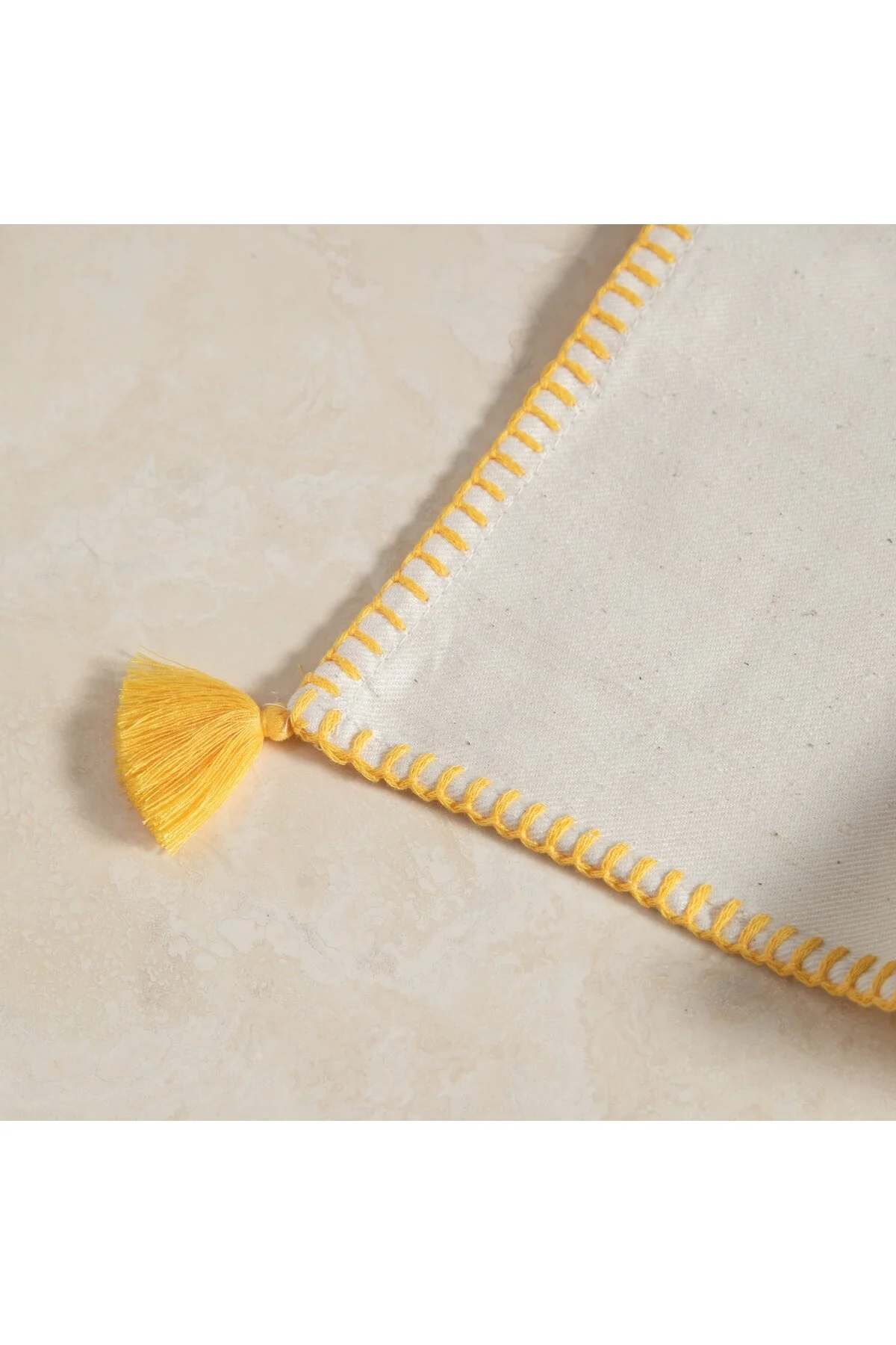 رانر و زیر بشقابی ORADEA TASSEL RUNNER HARDAL 45X145 Mudo Concept