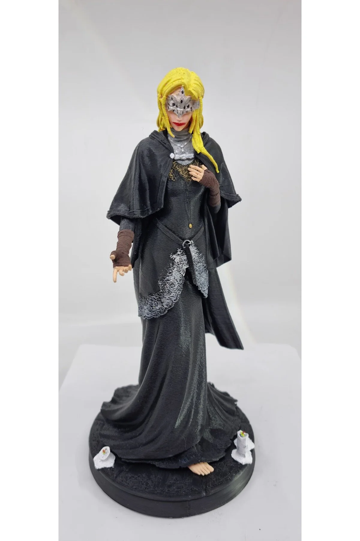 فیگور FIRE KEEPER DARK SAUL 3 شکل 24 سانتی متر Elden Ring