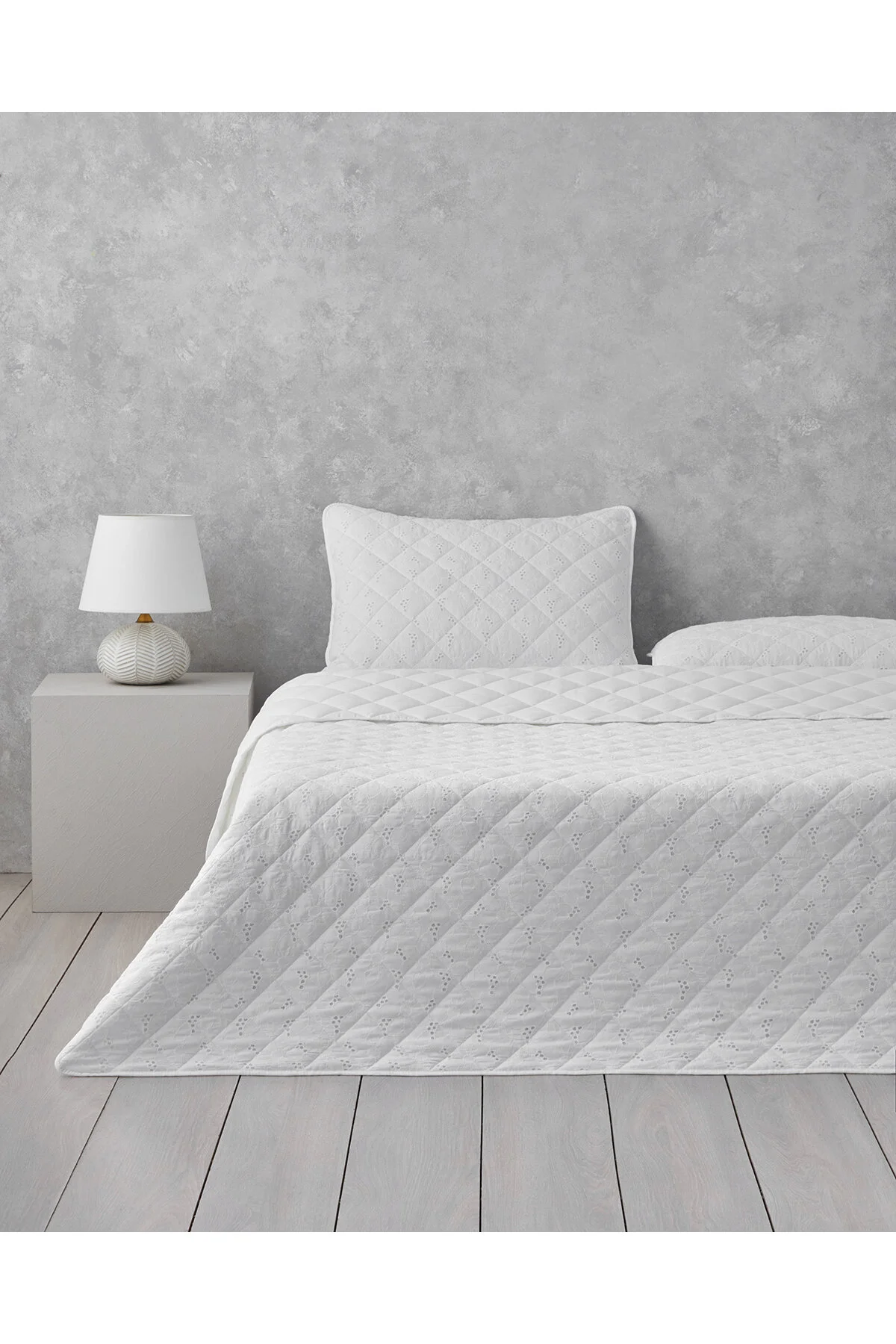 روتختی خیلی بزرگ ویکتوریا WHISPER KING YOU COVER مجموعه 240X220 سانتی متر سفید English Home