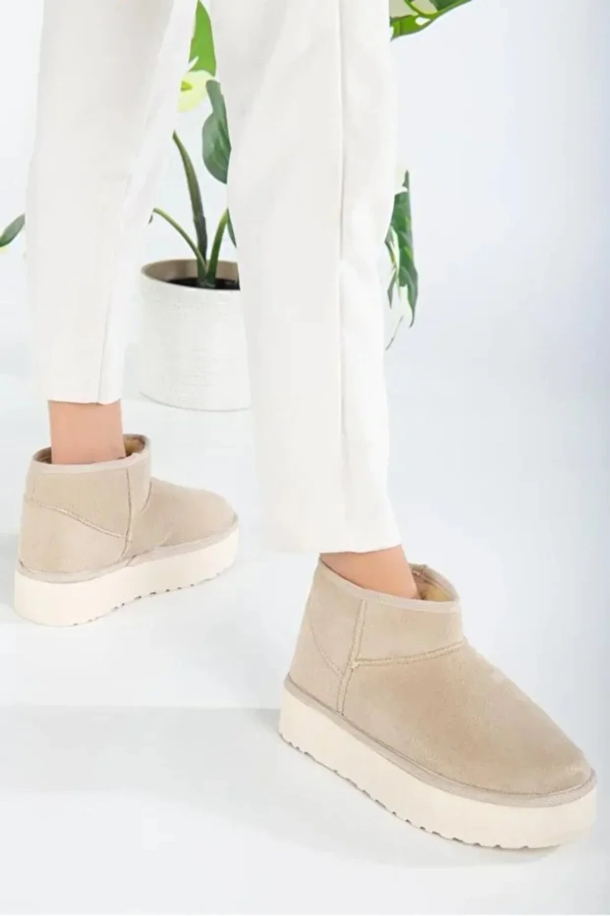 چکمه و بوت نیم زنانه با اندود خز جیر BY İMİS SHOES