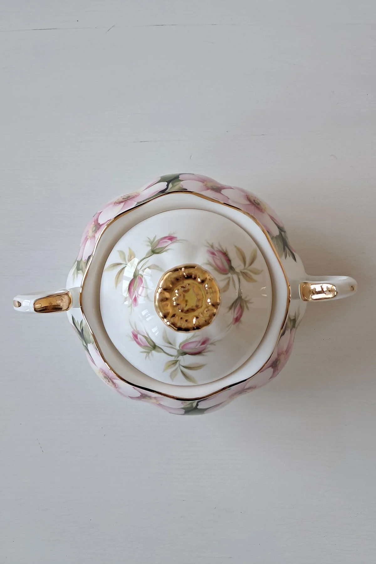 قندان گلهای استانی آلبرتا گل رز استخوان چین انگلستان قند عتیقه Royal Albert