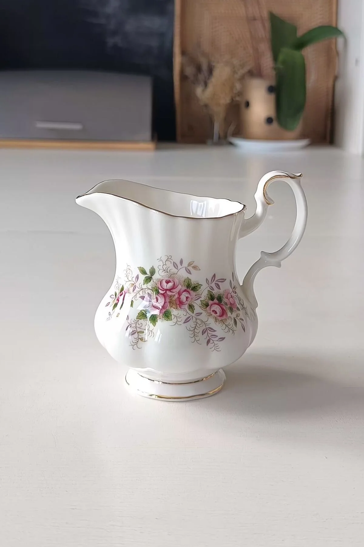 پارچ کوچک شیر پرسلن عتیقه اسطوخودوس 225 میلی لیتر Royal Albert