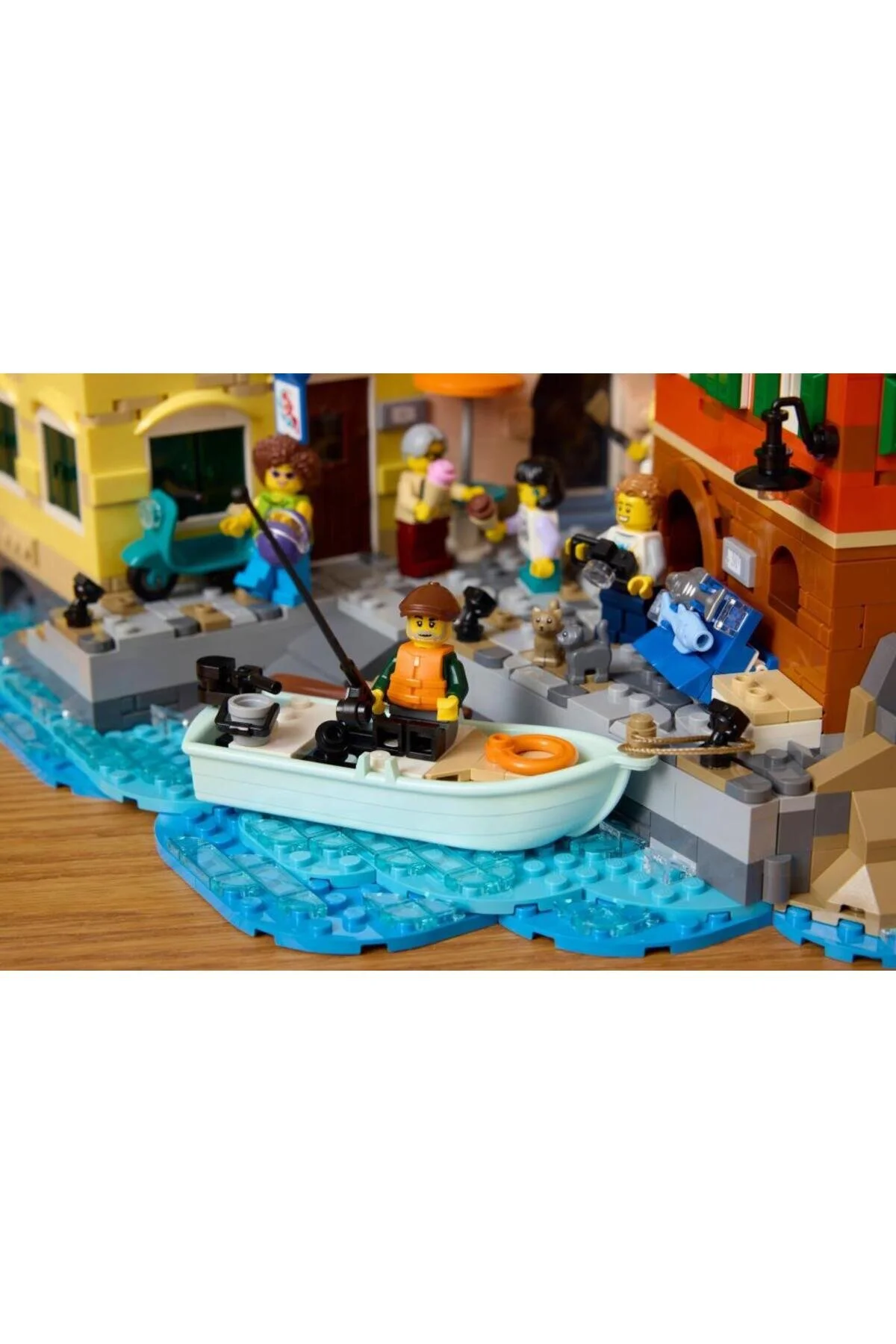 لگو و اسباب بازی های ساخت محور 21359 ریویرا ایتالیا از ترکیه LEGO