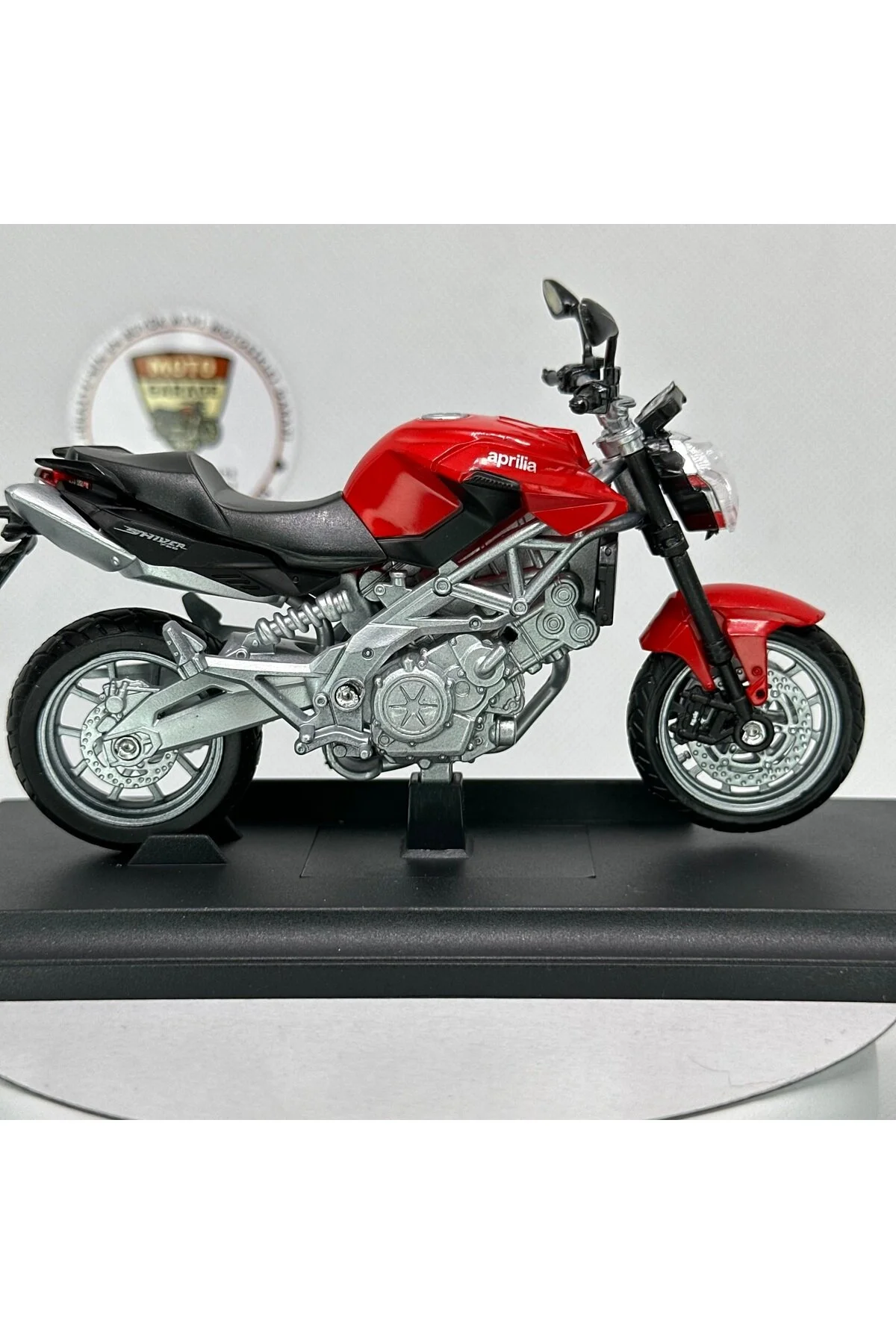 مدل خودرو موتورسیکلت APRILIA SHIVER 750 1:18 DIECAST MODEL – فلزی اورجینال WELLY