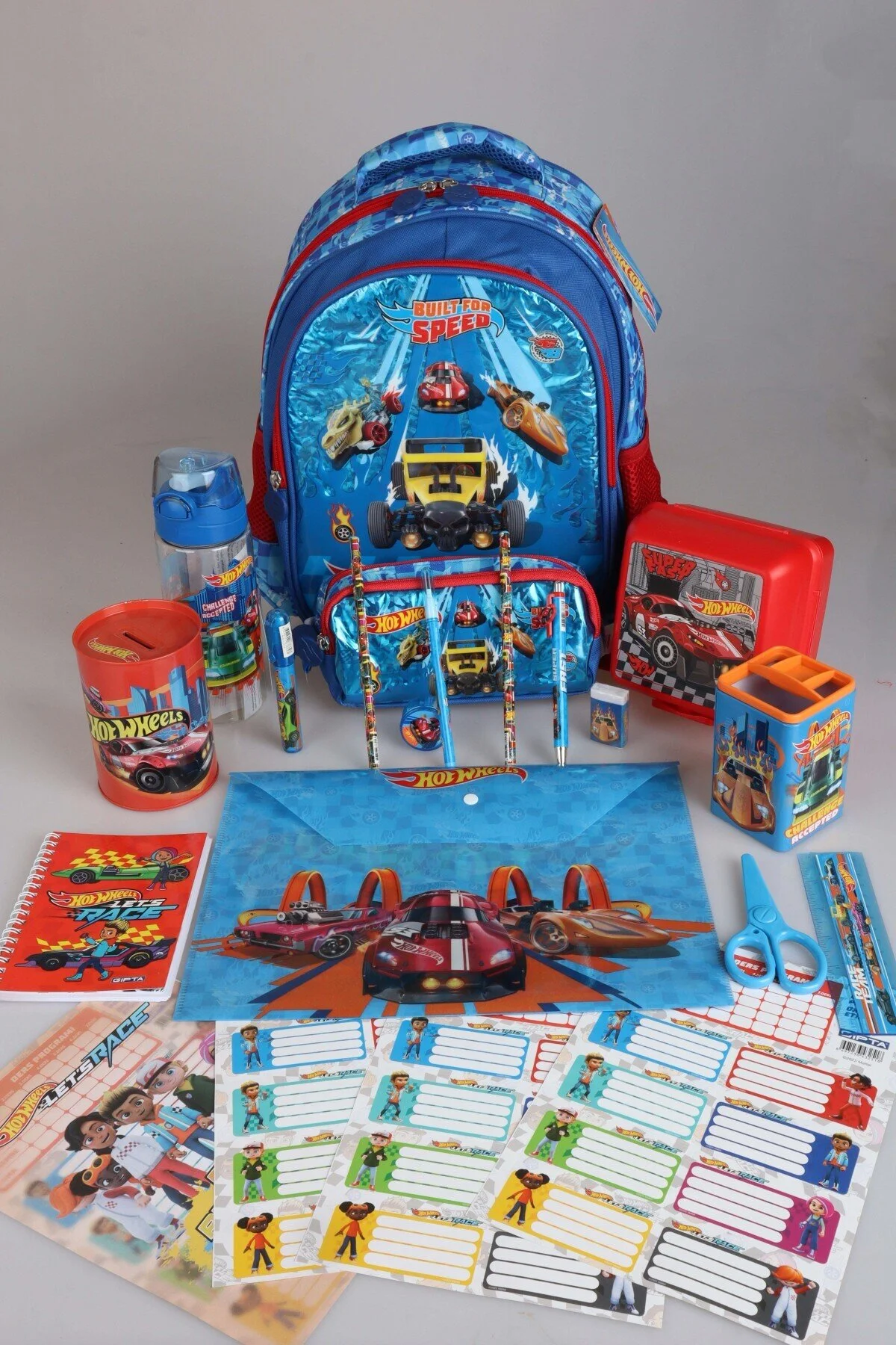 ست نوشت افزار فصل جدید دارای مجوز کیف و کیسه مداد دبستان HOT WHEELS با DEKOMUS بود. هات ویلز HOT WHEELS