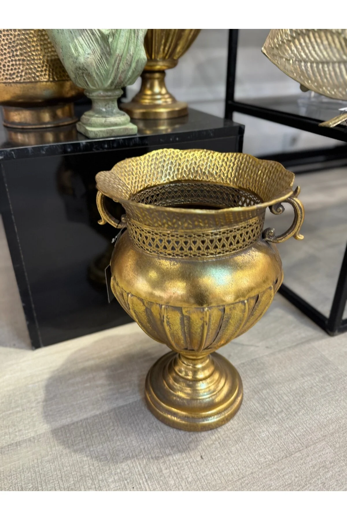 گلدان ESTERHOMEDECOR فلزی فرفورژه ارتفاع 39 سانتی متر hediye