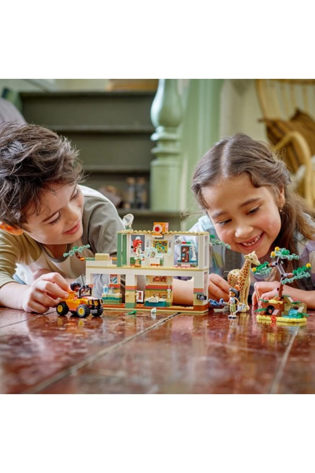 LEGO ® Friends Mia's Wild Animal Rescue Center 41717 - مجموعه ساختمانی برای سنین 7 سال به بالا (430 قطعه)