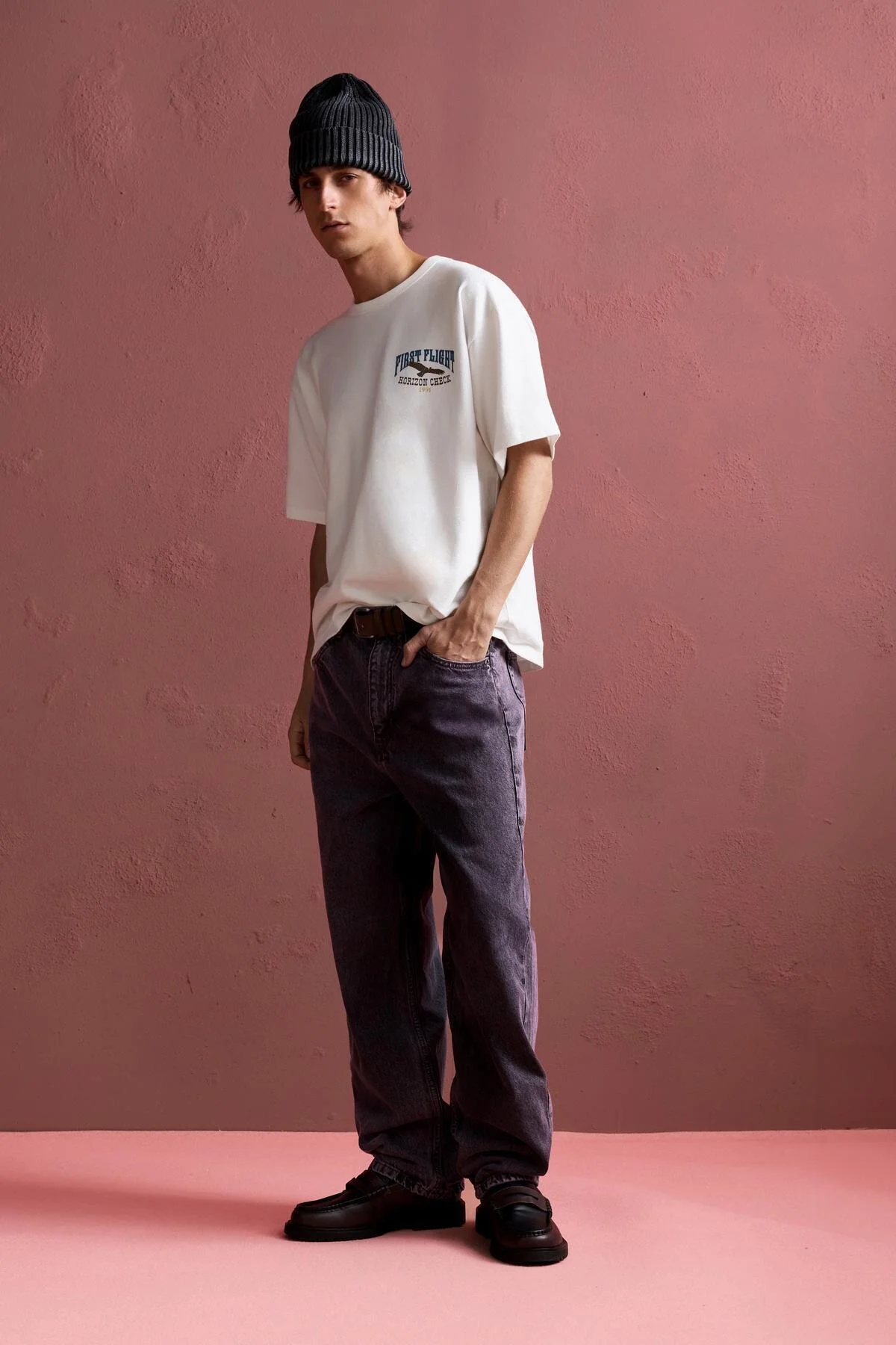 تی شرت با گرافیک کویری Pull & Bear