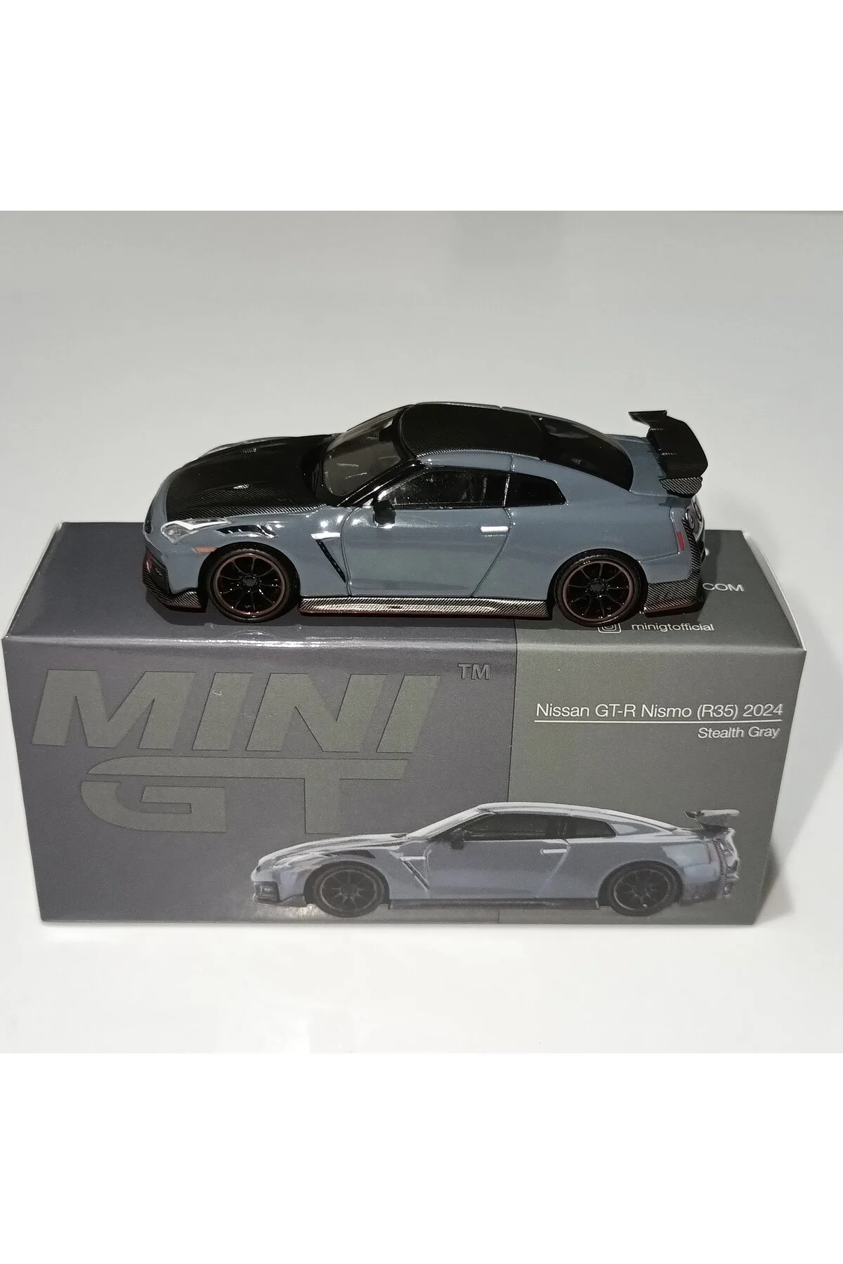 مدل خودرو نیسان GT R NISMO R35 2024 STEALTH GREY اورجینال mini gt