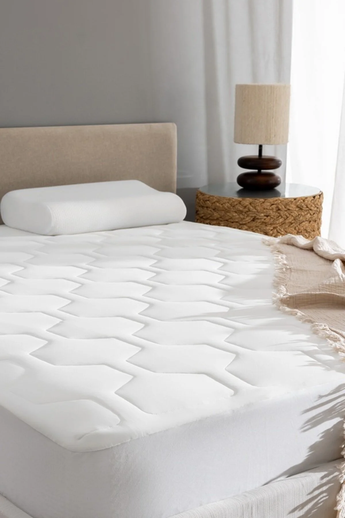 محافظ تشک فصل جدید ANTONY COOL KING YOU PLUS BED ALEZI سفید Madame Coco