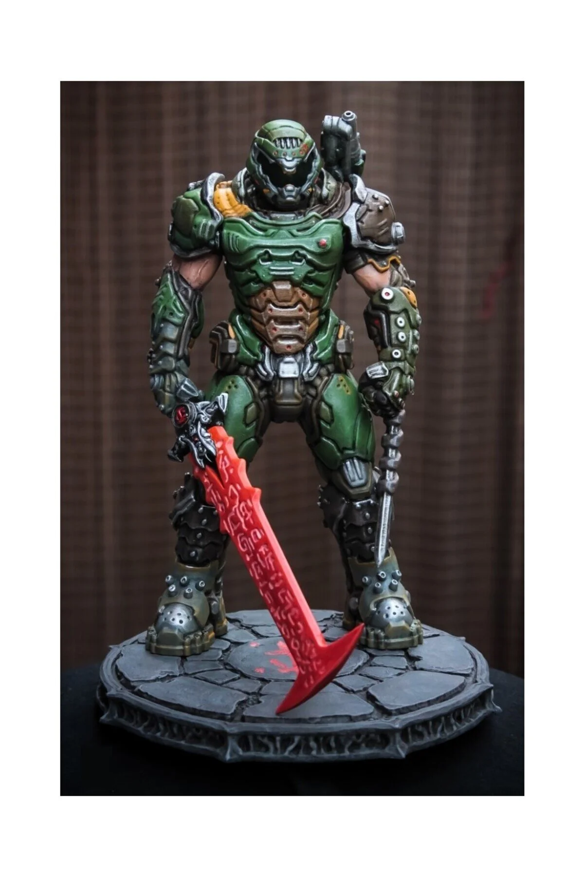 فیگور نقاشی ابدی DOOM GUY 26 سانتی متر اندازه غول پیکر FOLİNZA