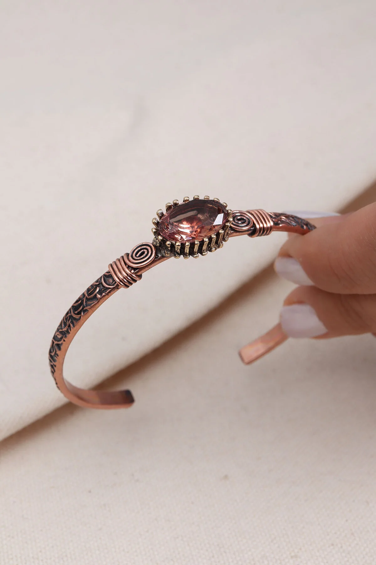 دستبند فشن مسی خالص تغییر رنگ با سنگ زولتانیت سبز Süspüs Accessories