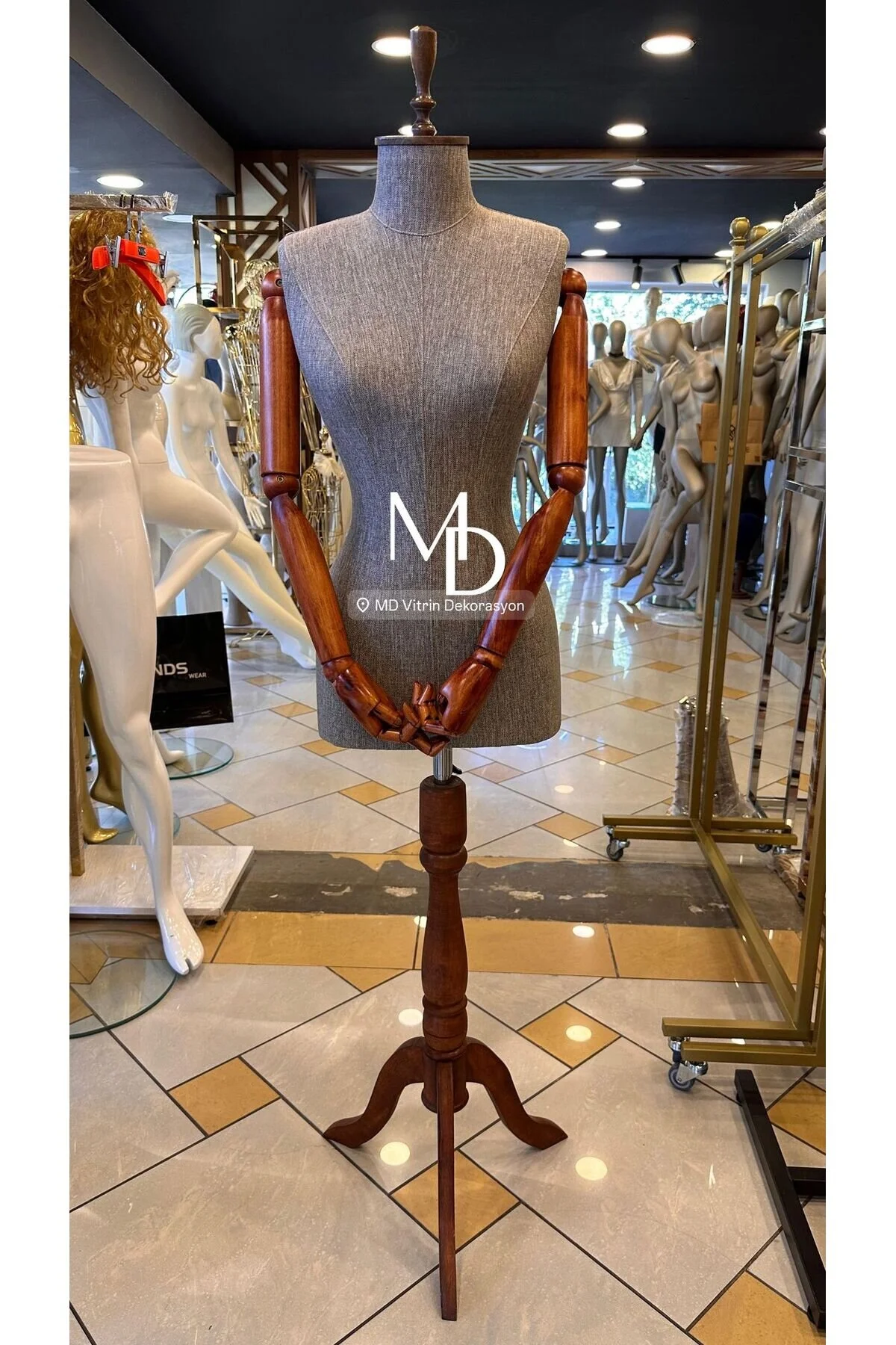 فیگور مانکن خیاط سایز 38 با سر چوبی و پاهای تمرین MD Vİtrin Dekorasyon