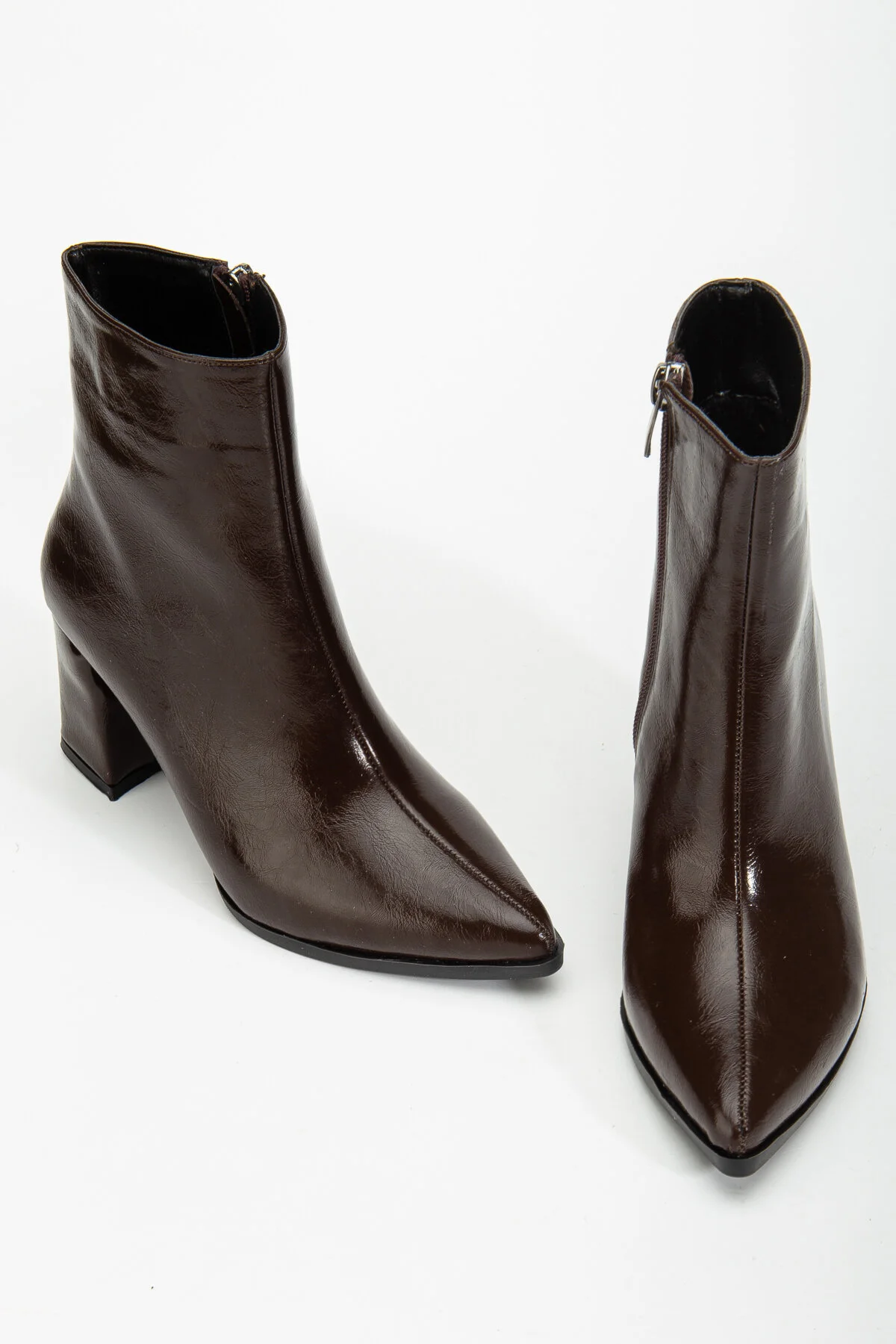 چکمه و بوت کفش زنانه زیپ دار کوتاه پاشنه قهوه ای LEMUES SHOES