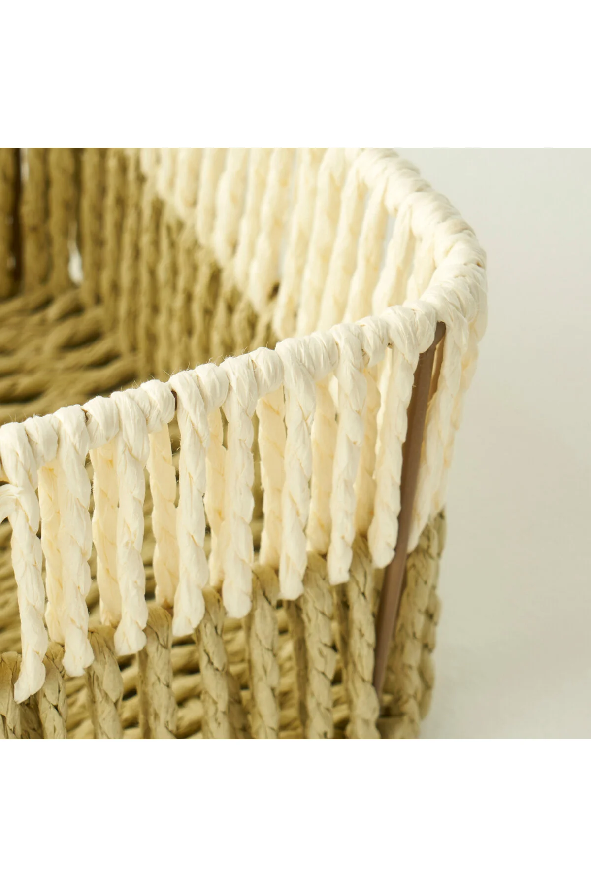 سبد ESTA BASKET GREEN 24X17X10 سانتی متر بلا میسون Bella Maison