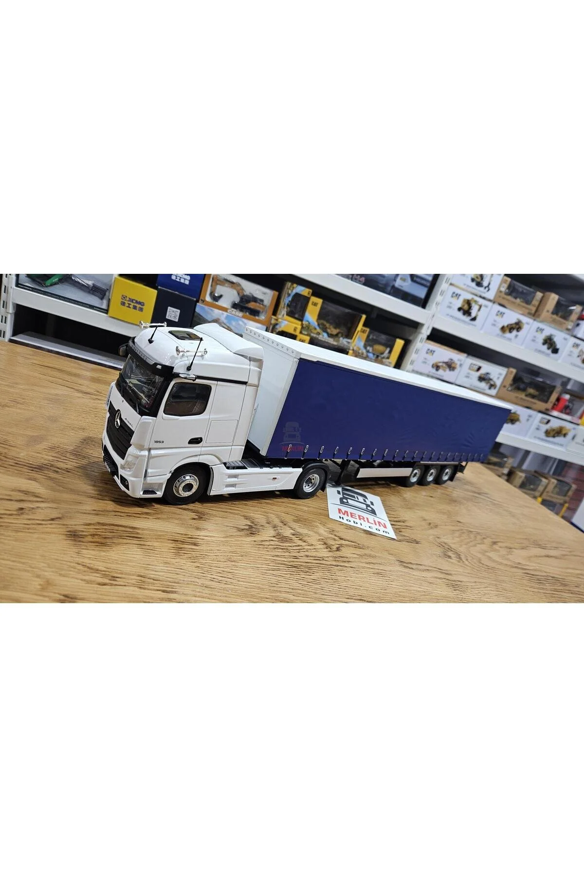 مدل خودرو 1 24 MERCEDES BENZ ACTROS L 1853 + تریلر شیب – اورجینال Solido