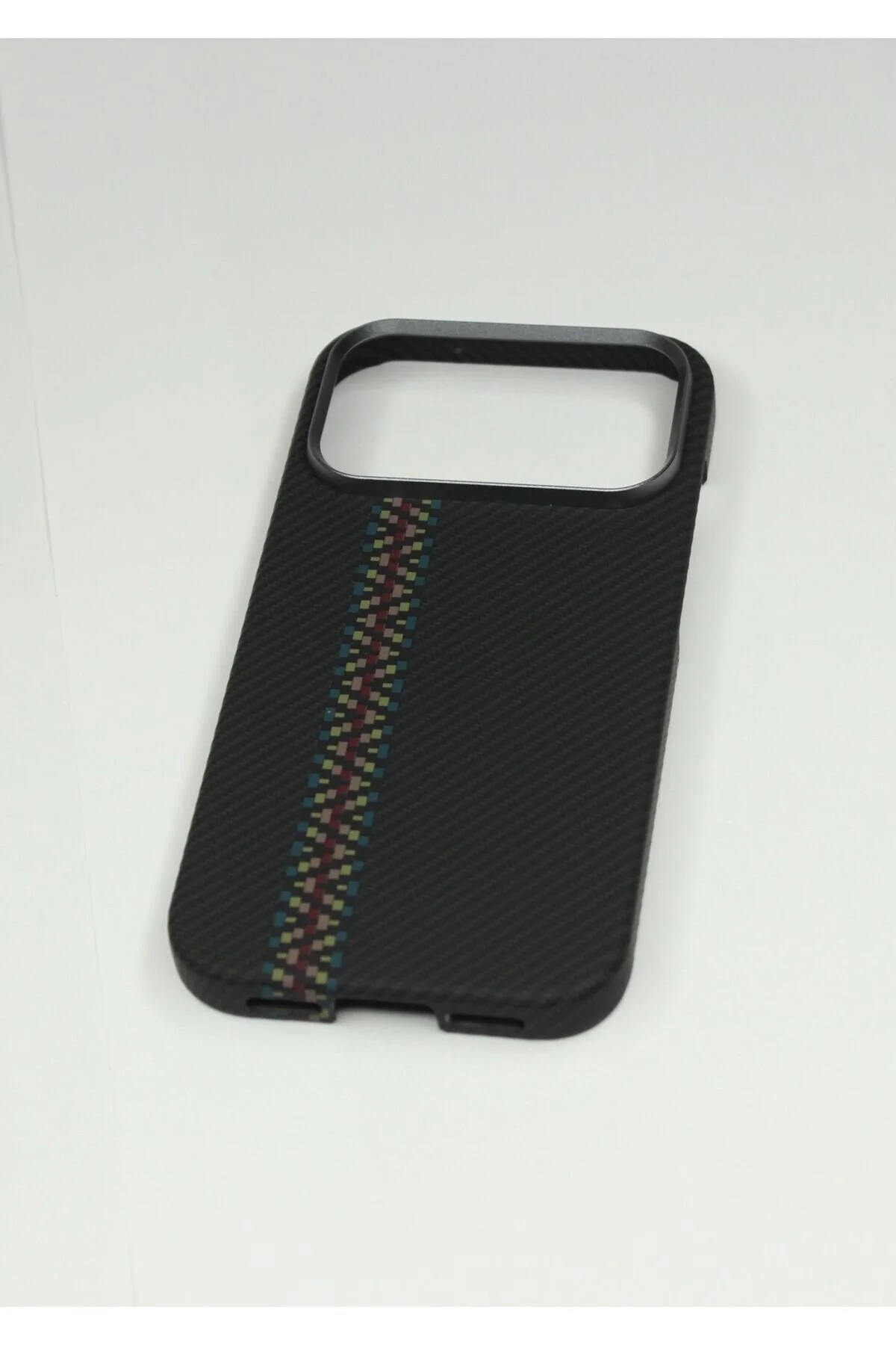 کاور و قاب گوشی IPHONE 17 PRO با پوشش کربن کولار ممتاز Knit
