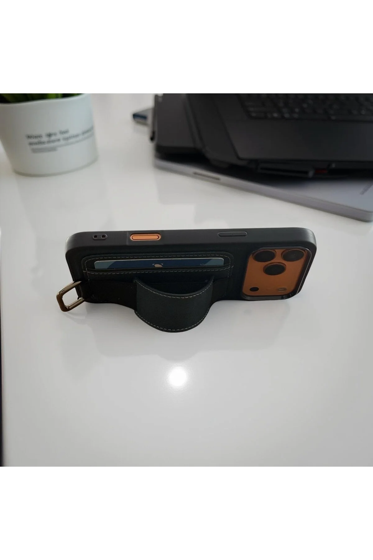 کاور و قاب چرمی لوکس سازگار با آیفون 17 پرو مکس 6.9 اینچ پایه کیف تاشو پول HYPERSOFT