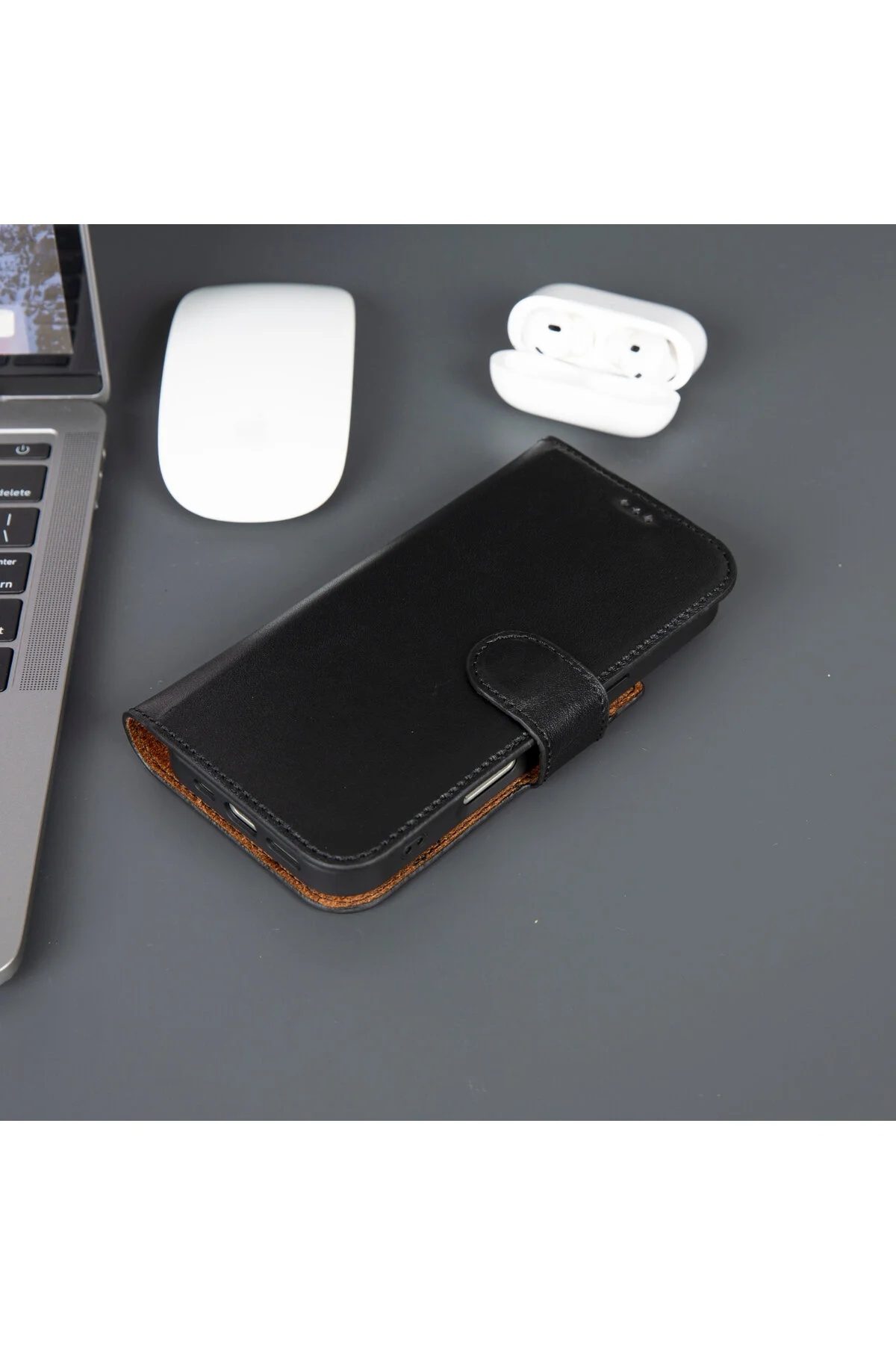 کاور و قاب CASPER IPHONE 17 PRO – کیف پول مشکی قابل جدا شدن با چرم طبیعی سازگار MAGSAFE TORONATA