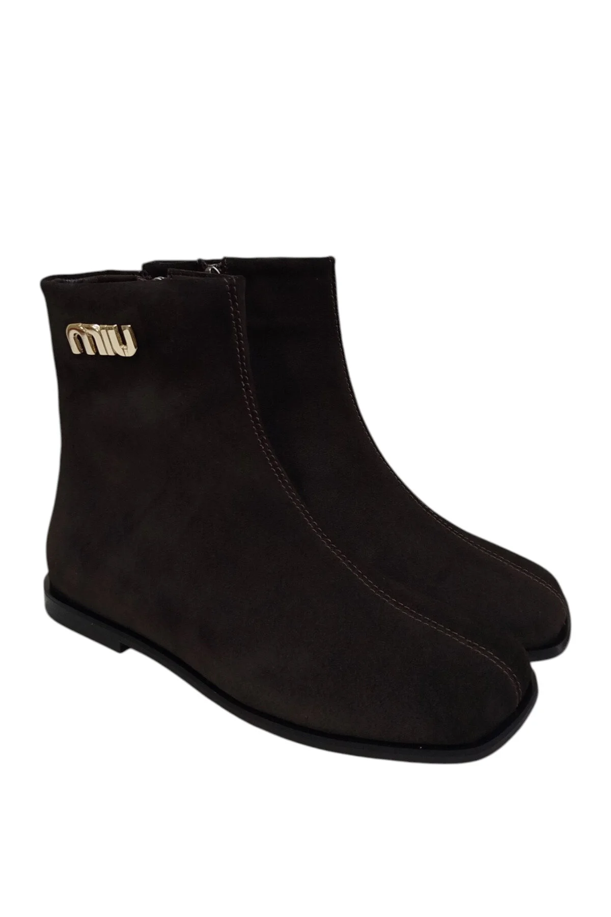 چکمه و بوت های زنانه قهوه ای چرم اصل زیپ دار با کف پنجه صاف چهار گوش DAILY DRY DRY SHOES