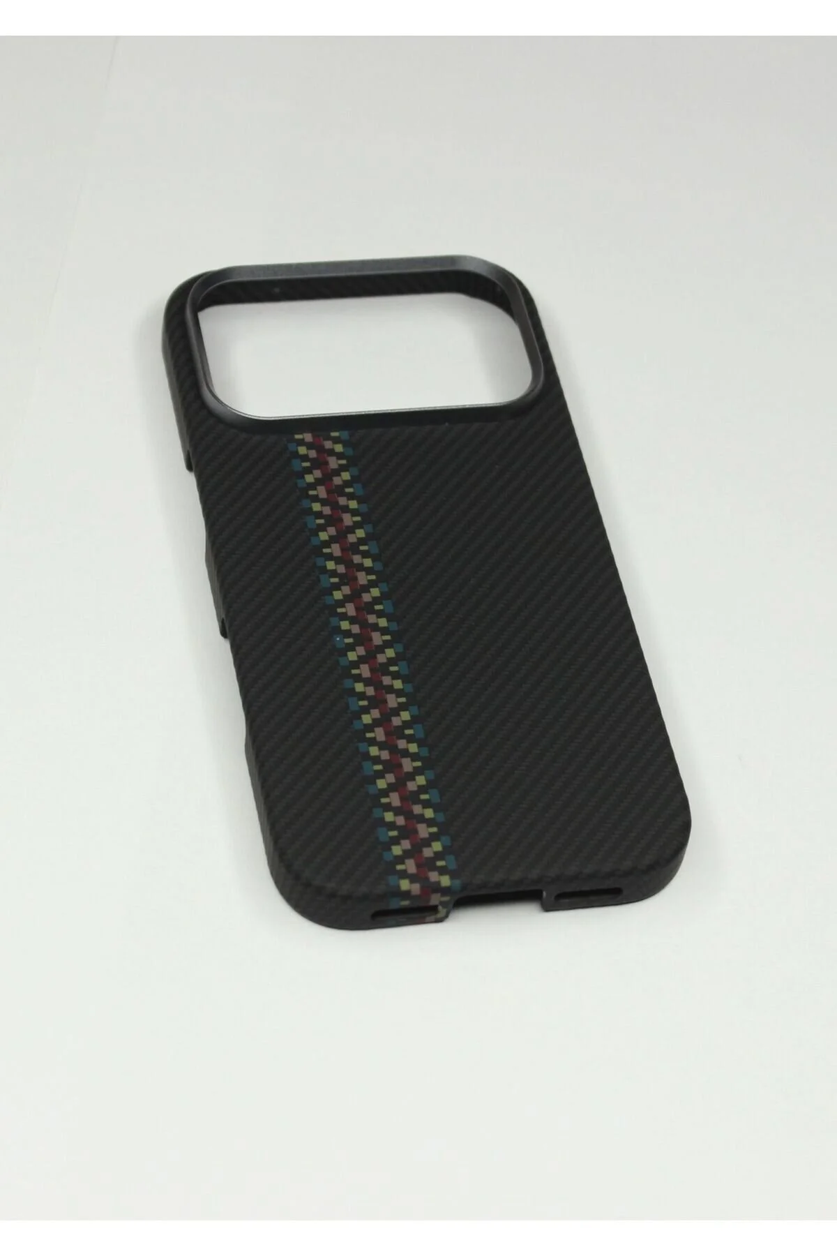 کاور و قاب گوشی IPHONE 17 PRO با پوشش کربن کولار ممتاز Knit