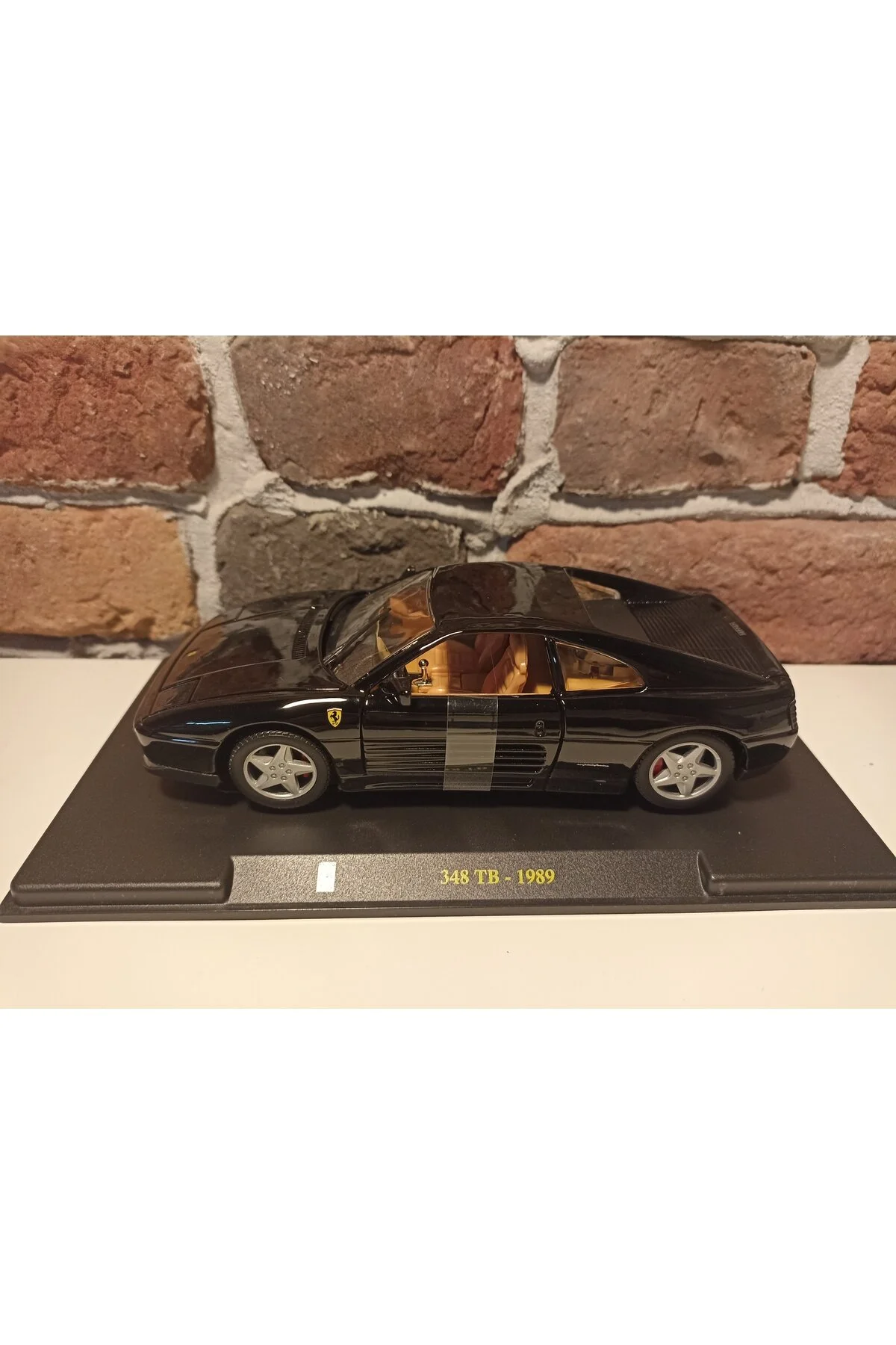 مدل خودرو FERRARI 348 TB 1989 اورجینال Burago
