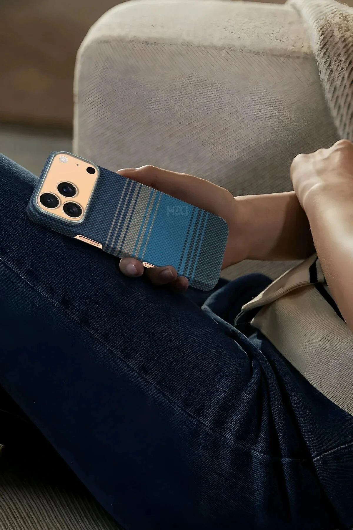 کاور و قاب APPLE IPHONE 17 PRO CASE ARAMID FIBER RUAHA KEVLAR MAGSAFE COVER رنگ های نارنجی آبی دریایی Lopard