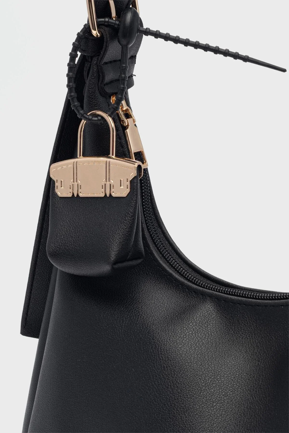کیف شانه ای گاه به GUTS CHARM مشکی Shule Bags