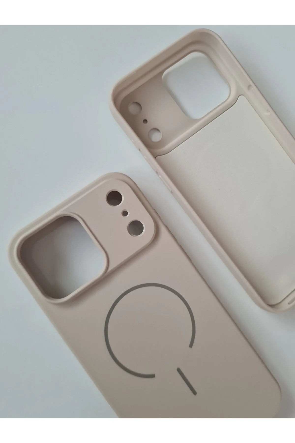 کاور و قاب ضد ضربه سازگار با IPHONE 17 PROMAX MAGSAFE قابلیت شارژ بی سیم More Gsm