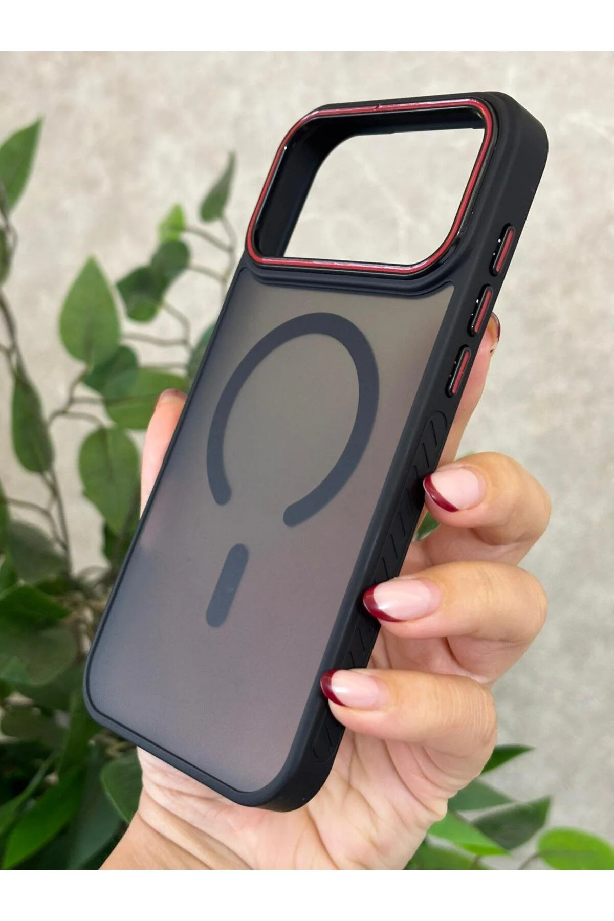 کاور و قاب سیلیکونی مشکی مات سازگار APPLE IPHONE 17 PRO با MAGSAFE محافظ ضربه‌گیر Hatreds