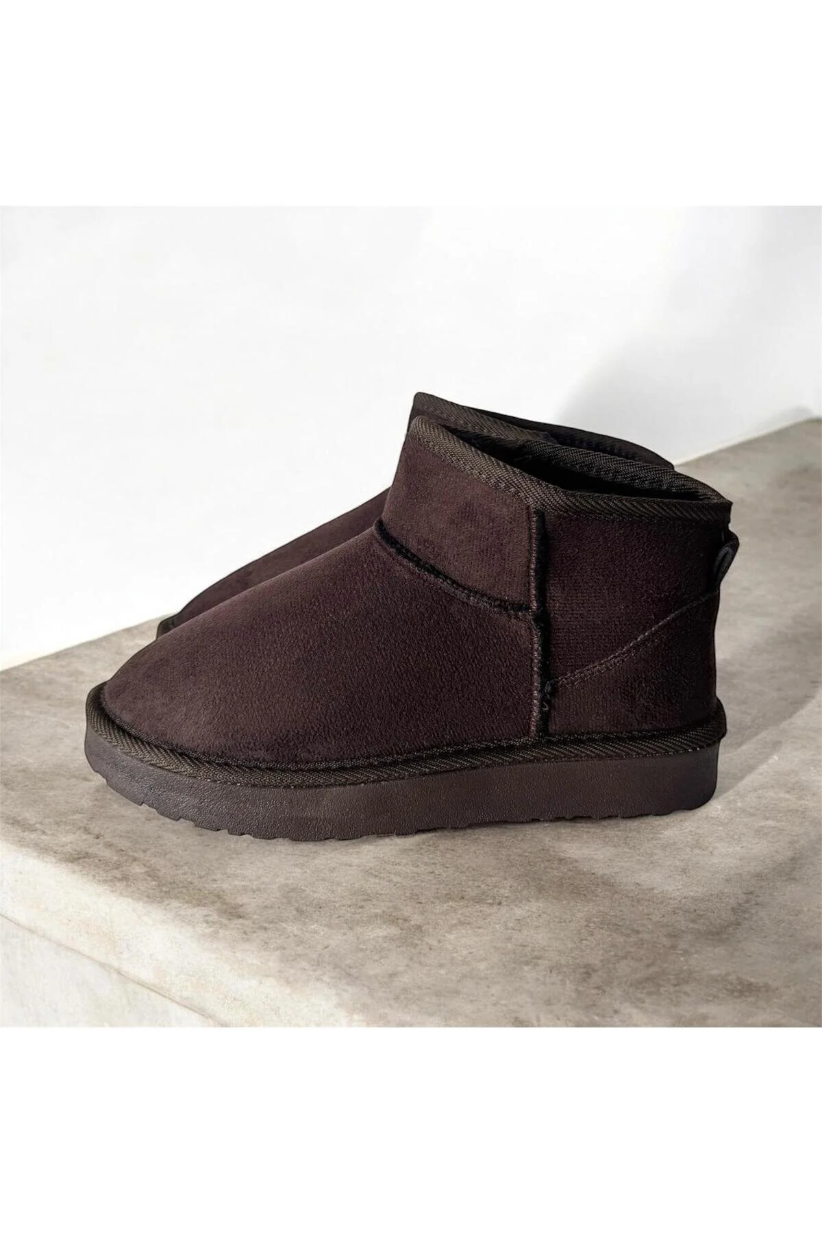 چکمه و بوت های زنانه جیر پردار FURIA SHOES