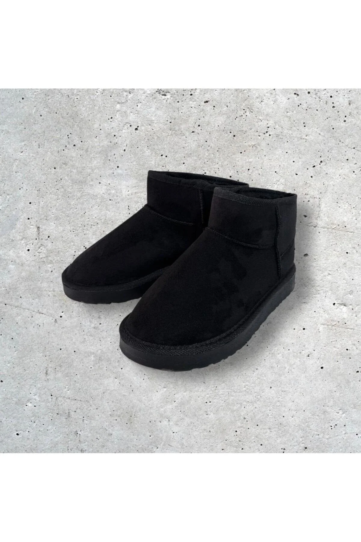 چکمه و بوت های زنانه جیر پردار FURIA SHOES