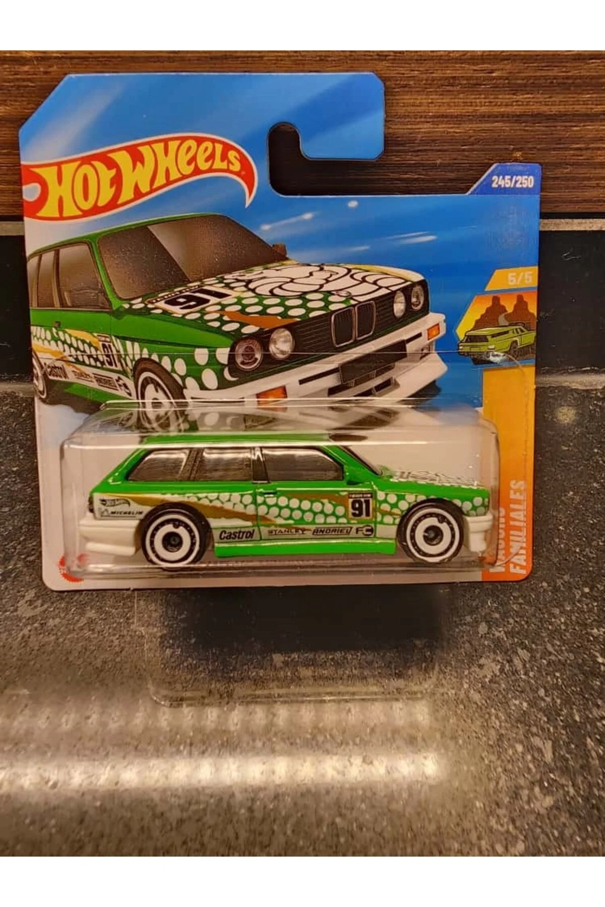 مدل خودرو 1 64 BMW M3 E30 WAGON اورجینال HOT WHEELS