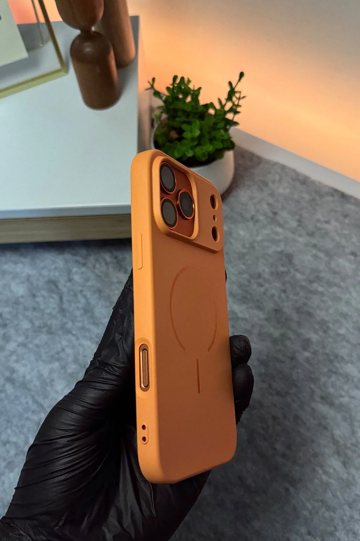 کاور و قاب پوشش گوشی مخملی رنگارنگ بی‌سیم MAGSAFE برای IPHONE 17 PRO MAX سازگار WANNA PROTECT